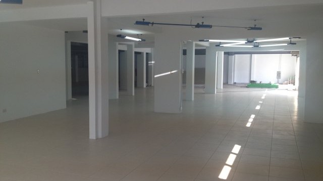 Commercial local 850 m2 on the main street in Escazu Commercial local 850 m2 on the main street in Escazu