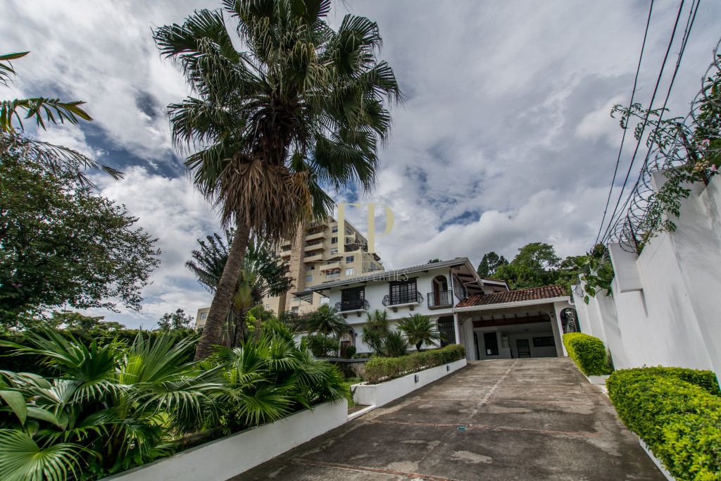 Beautiful home in residential, excellent location, La Paco Beautiful home in residential, excellent location, La Paco