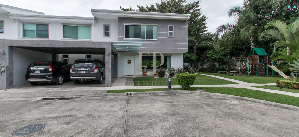 Modern house in condominium with swimming pool, security in Rio Oro modern house in condominium