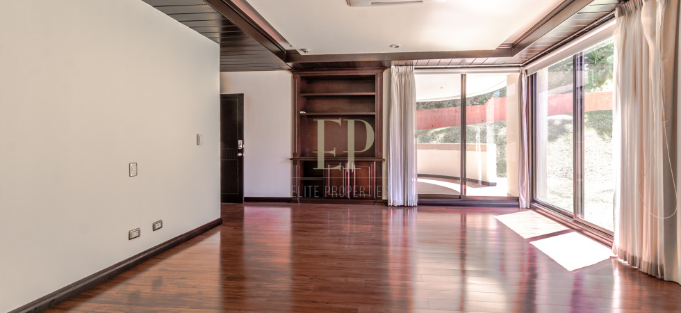 Luxury spacious apartment in Escazu walking distance to bus, Automercado Luxury spacious apartment in Escazu walking distance to bus, Automercado