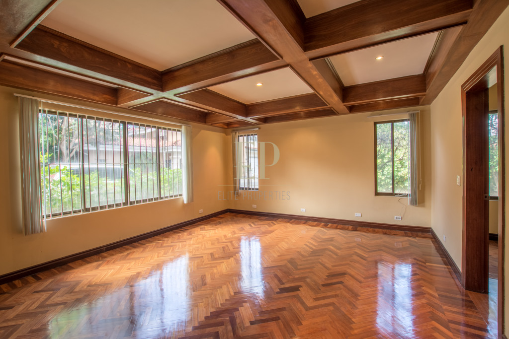 Independent two story home perfect for large family or for embassy Independent two story home perfect for large family or for embassy