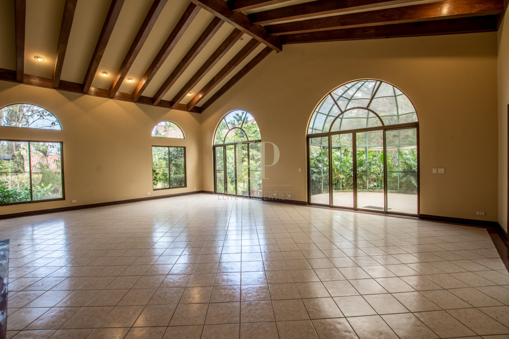 Two story independent home with terrace and garden Two story independent home with terrace and garden