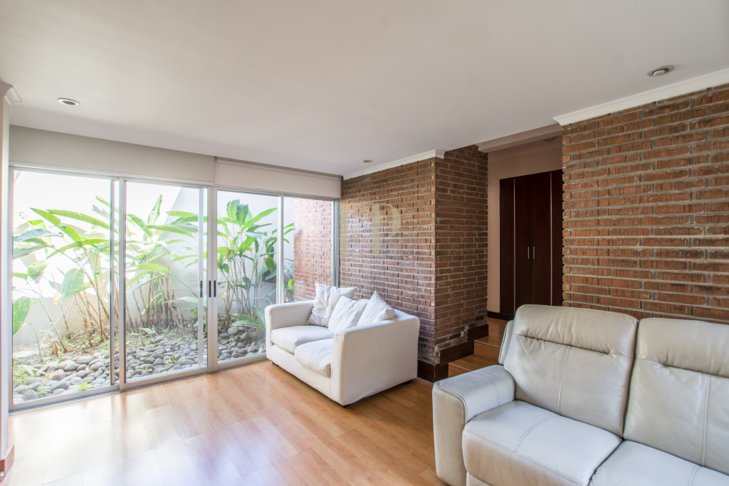 Very nice, modern, one level home in safe residential Very nice, modern, one level home in safe residential