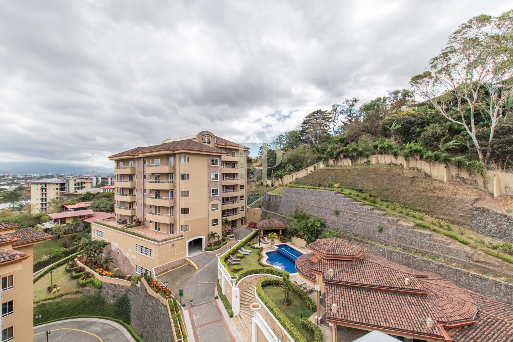 Completely furnished luxury apartment on the 6th floor Completely furnished luxury apartment on the 6th floor