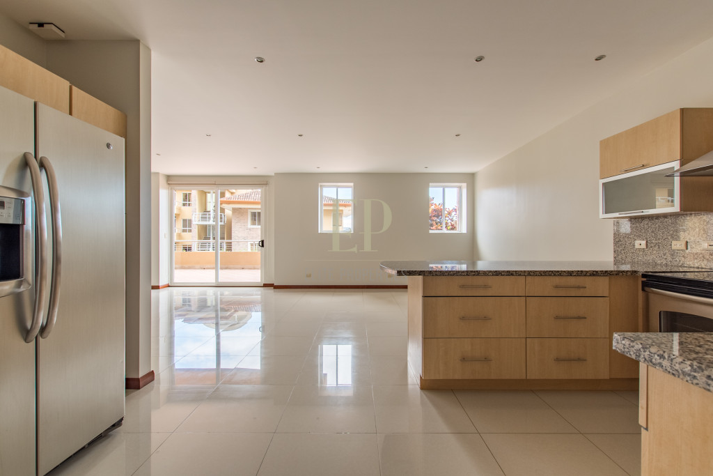 Unfurnished, modern apartment with terrace, views, pool, tennis Unfurnished, modern apartment with terrace, views, pool, tennis