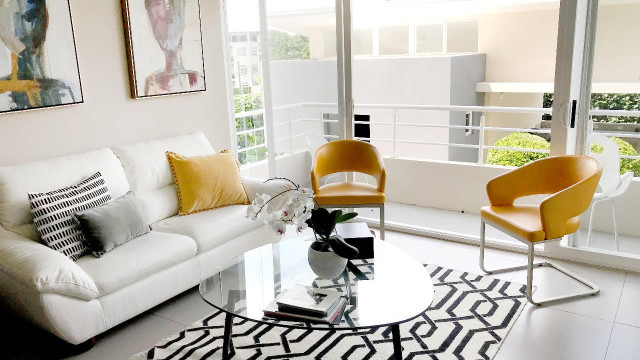 Very nice, first floor apartment in central location Muy bonito apartamento en el primer piso en venta en Santa Ana