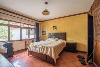 beautiful property surrounded by forest Santa Ana