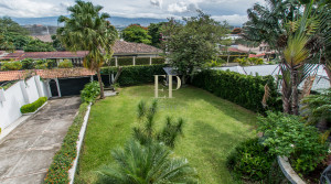  Beautiful home in condominium, Escazu La Paco