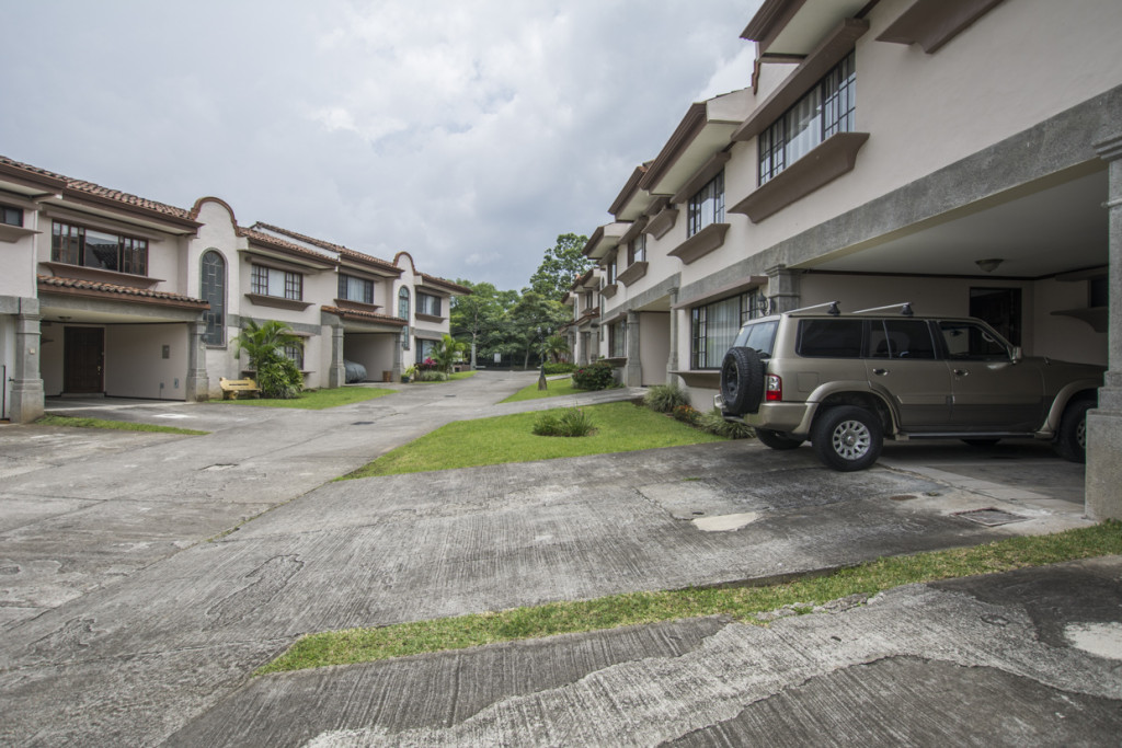 Furnished home in condo in Guachipelin Furnished home in condo in Guachipelin