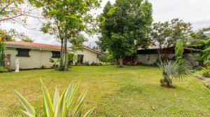 For rent and for sale one level home Escazu Los Laureles