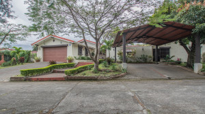 For rent and for sale one level home Escazu Los Laureles