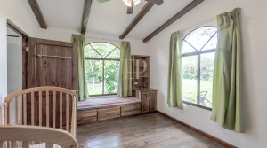One level, independent home surrounded by nature Pozos