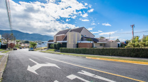 Independent home with very nice backyard in Escazu, Trejos Montealegre