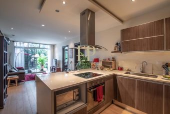 nice modern, luxury apartment in Riverpark Avalon
