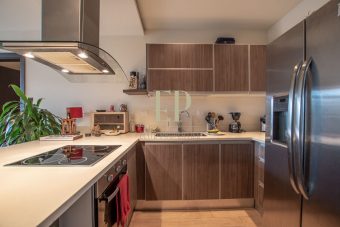 nice modern, luxury apartment in Riverpark Avalon