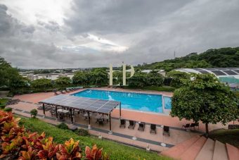 lot with views in prestigious villa real
