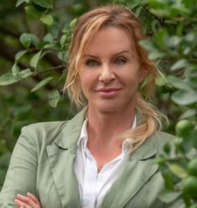 real estate agent costa rica