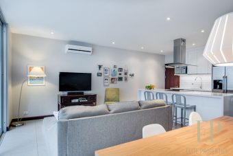 Modern townhouse in condominium Brasil de Santa Ana