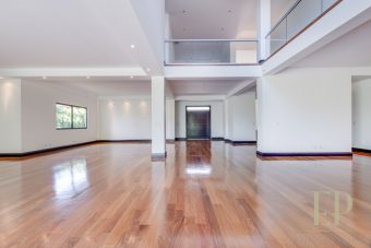 New independent home for sale La Hacienda