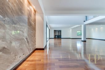New independent home for sale La Hacienda