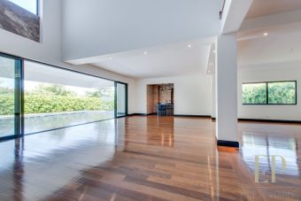 New independent home for sale La Hacienda