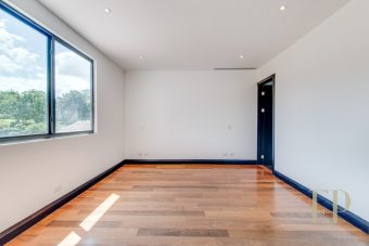 New independent home for sale La Hacienda