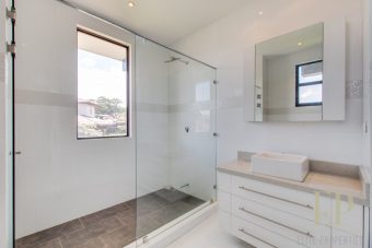 New independent home for sale La Hacienda