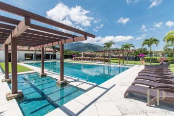New independent home for sale La Hacienda
