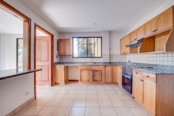 Large apartment for rent in Escazu near Los Laureles, Multiplaza and La Paco
