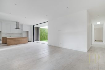 New one level homes Santa Ana Rio Oro