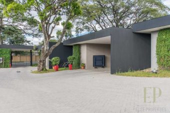 New one level homes Santa Ana Rio Oro