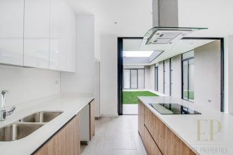 New one level homes Santa Ana Rio Oro