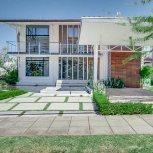 Contemporary house for sale with pool Parque Valle del Sol, Santa Ana