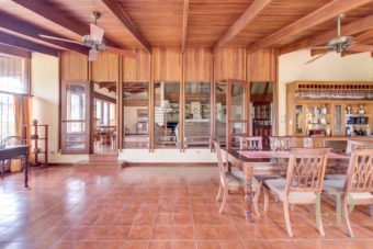 Large Charming House in Gated community of Ciudad Colon
