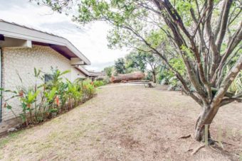 Large Charming House in Gated community of Ciudad Colon