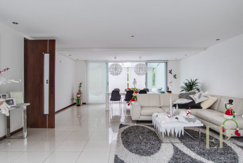 Casa contemporánea santa ana