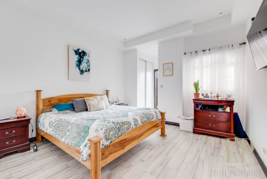 New, one level modern house for sale Bello Horizonte