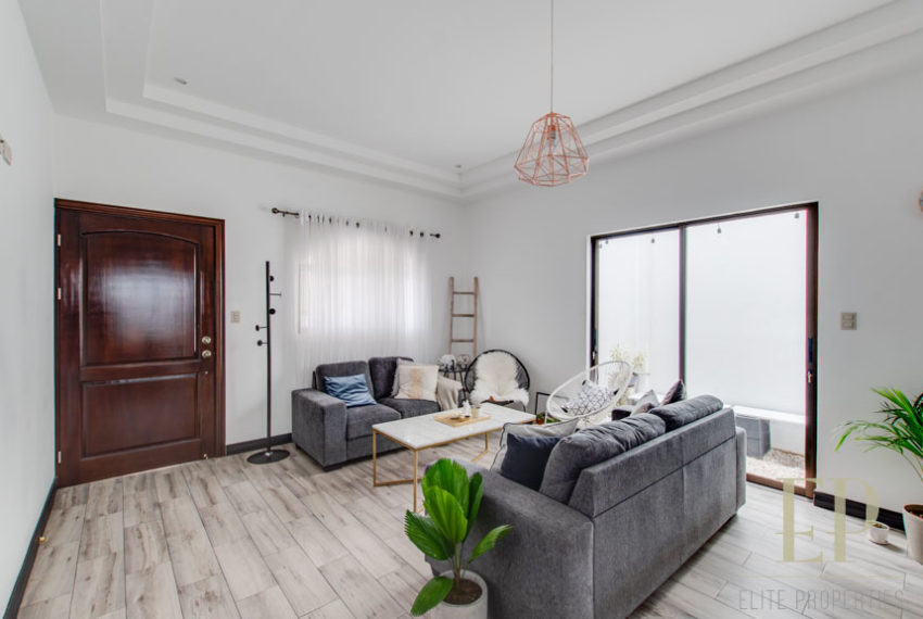 New, one level modern house for sale Bello Horizonte