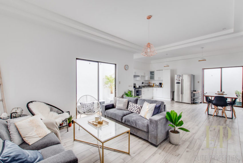 New, one level modern house for sale Bello Horizonte