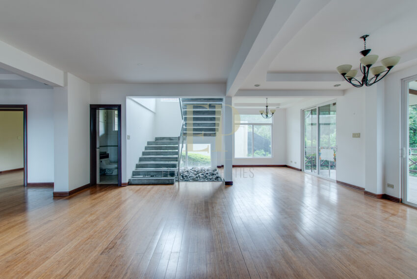 home with private pool in condominium Escazu Guachipelin