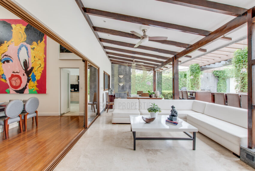independent house for sale with heated pool Belen