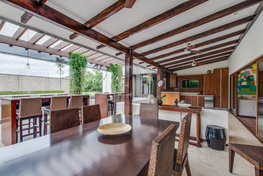 independent house for sale with heated pool Belen