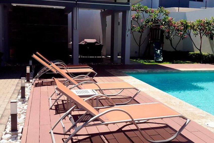 Modern Townhouse Santa Ana Pozos