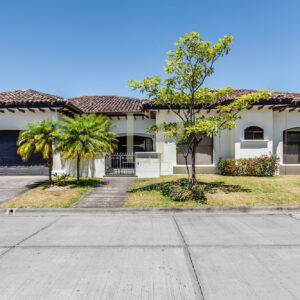 lindora One level colonial style home in Santa Ana Lindora