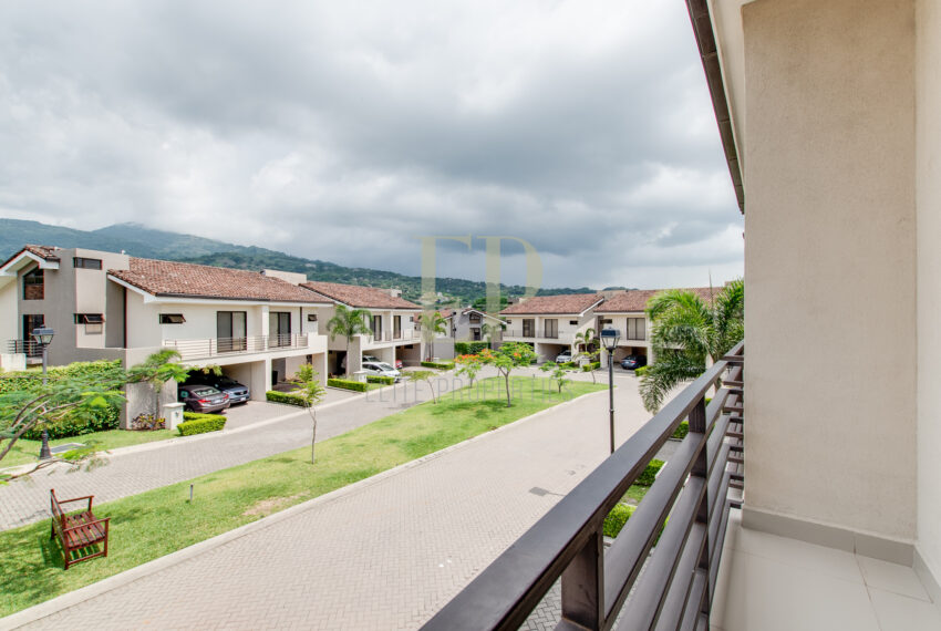 costa rica santa ana Home for rent in condominium with common area
