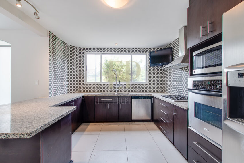 Beautiful two story home in luxury condominium Brasil de Mora, Ciudad Colon