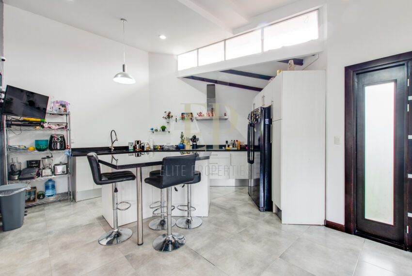 Modern one level house with private pool Santa Ana Rio