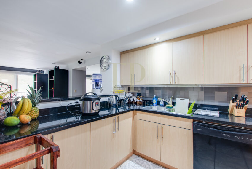 First floor apartment in luxury condominium in Santa Ana