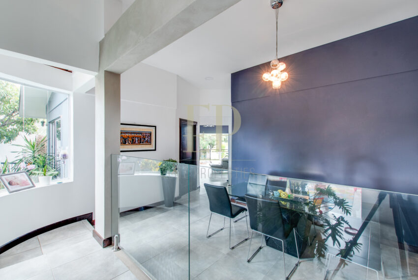 Modern one level house with private pool Santa Ana Rio