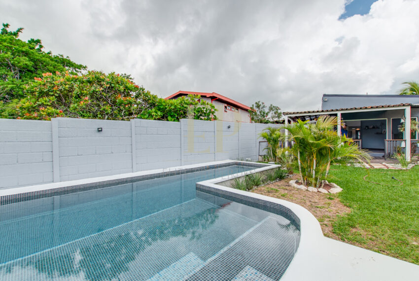 Modern one level house with private pool Santa Ana Rio